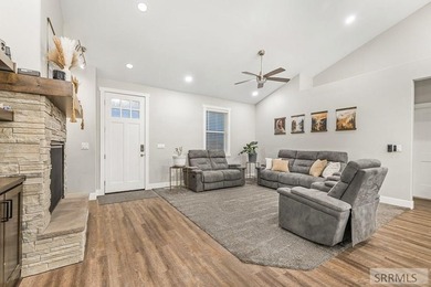 If you want a custom home with upgrades and features not often - photo 24