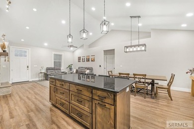 If you want a custom home with upgrades and features not often - photo 26