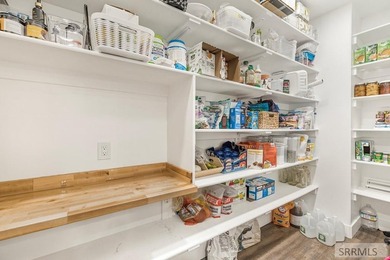 If you want a custom home with upgrades and features not often - photo 27