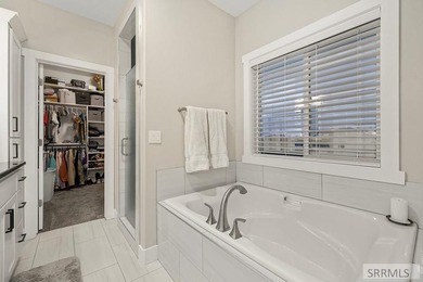 If you want a custom home with upgrades and features not often - photo 28