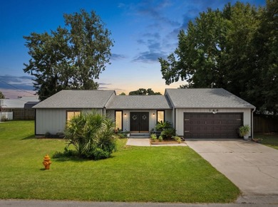 Wait... you can own a 3-bedroom home just a short golf cart ride - photo 4