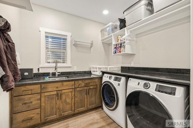 If you want a custom home with upgrades and features not often - photo 34
