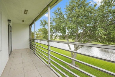 Lake Condo For Sale in Boca Raton, Florida