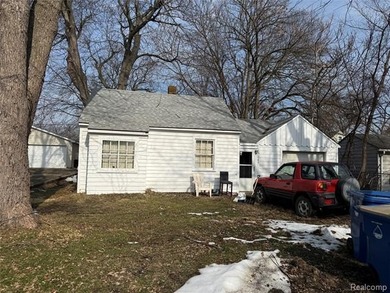 Sylvan Lake Home For Sale in Waterford Michigan