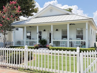 Located one block from Crystal beach and move-in ready...a - photo 1