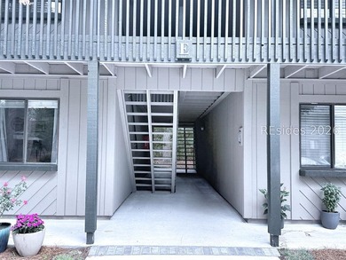 This first-floor beautifully remodeled 2 bedroom, 2 full bath - photo 11