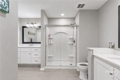 Welcome home to this beautifully remodeled 3-bedroom, 2-bath - photo 15