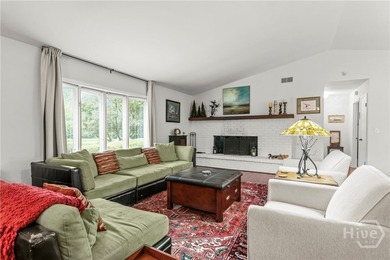 Welcome home to this beautifully remodeled 3-bedroom, 2-bath - photo 19