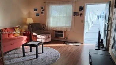 Charming 1-bedroom, 1-bath condo located in a desirable 55+ - photo 5