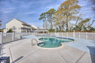 Top-floor 1-bedroom, 1-bath condo located in North Myrtle Beach - photo 2