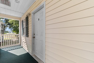 Welcome to your new oasis in the highly desirable River Oaks - photo 3