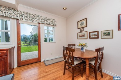 Welcome to a truly exceptional Olympic Peninsula custom built - photo 16