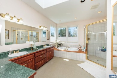 Welcome to a truly exceptional Olympic Peninsula custom built - photo 22