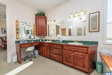 Welcome to a truly exceptional Olympic Peninsula custom built - photo 23