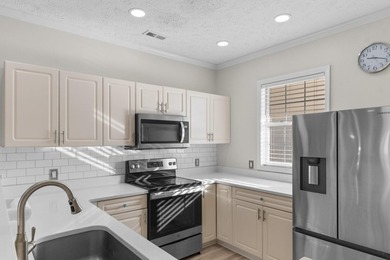 Don't miss your chance to own this beautifully updated 2-bedroom - photo 4