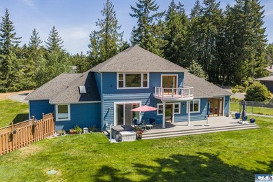Welcome to a truly exceptional Olympic Peninsula custom built - photo 40