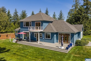 Welcome to a truly exceptional Olympic Peninsula custom built - photo 41