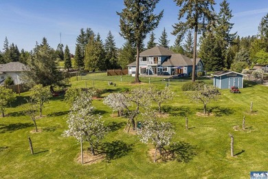 Welcome to a truly exceptional Olympic Peninsula custom built - photo 44