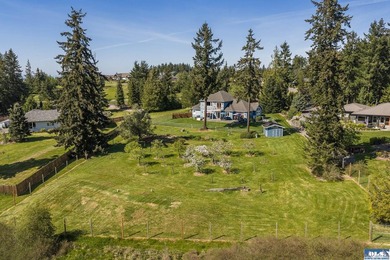 Welcome to a truly exceptional Olympic Peninsula custom built - photo 49