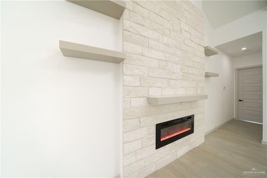 Step into modern elegance in Los Lagos, one of Edinburg's - photo 10