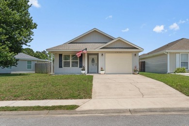 Move-in ready and built in 2014, this charming patio home offers - photo 1