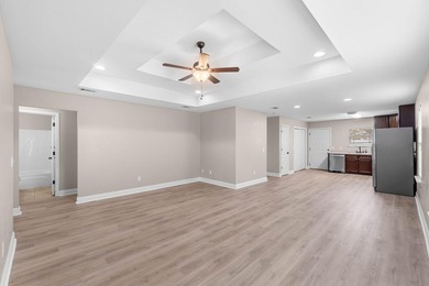 Move-in ready and built in 2014, this charming patio home offers - photo 9