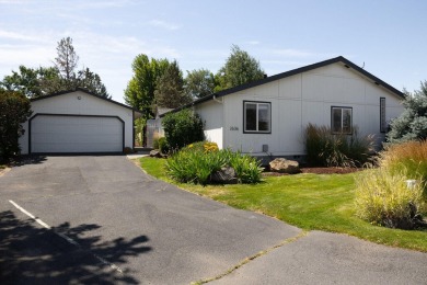 (private lake, pond, creek) Home For Sale in Redmond Oregon