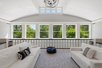 SHINGLE & STONE. Long, gated drive to private hilltop setting - photo 23