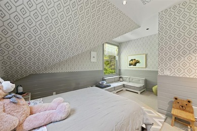 SHINGLE & STONE. Long, gated drive to private hilltop setting - photo 27