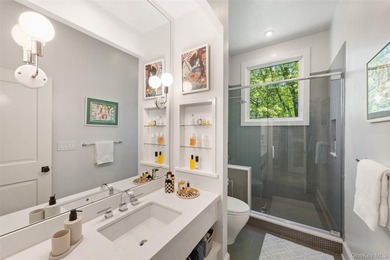 SHINGLE & STONE. Long, gated drive to private hilltop setting - photo 31