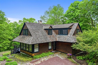 SHINGLE & STONE. Long, gated drive to private hilltop setting - photo 35