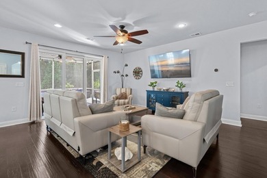 Back on the market with fresh updates! Freshly painted - photo 3