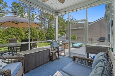 Back on the market with fresh updates! Freshly painted - photo 4