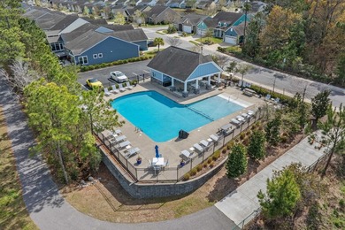 Back on the market with fresh updates! Freshly painted - photo 5