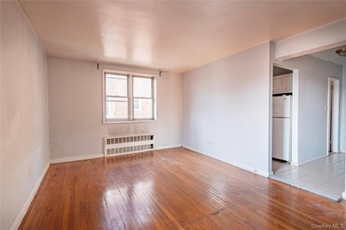 This exceptional apartment building offers an unparalleled - photo 4