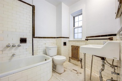 1 BED + 1 BATH The Most PRIVATE Double-Corner Unit Over a - photo 15