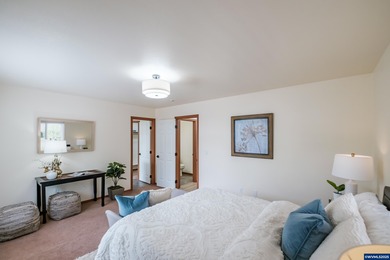 Great dual-living opportunity! Beautiful, move-in-ready 2016