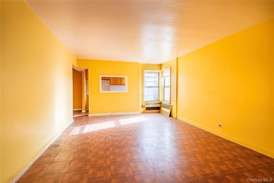 This exceptional apartment building offers an unparalleled - photo 8