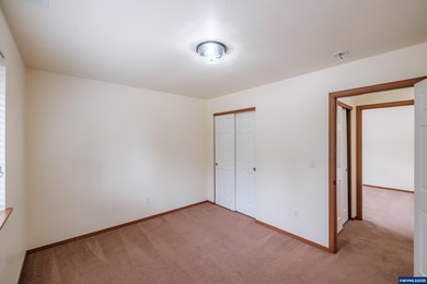 Great dual-living opportunity! Beautiful, move-in-ready 2016