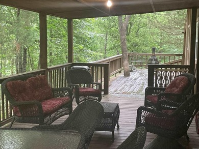 LAKEFRONT CABIN WITH 2 STALL PRIVATE DOCK & approx. 242 feet of - photo 20