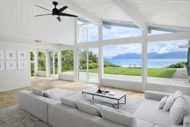 Live your Hawaii dream in this gated oceanfront compound - photo 2
