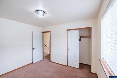 Great dual-living opportunity! Beautiful, move-in-ready 2016