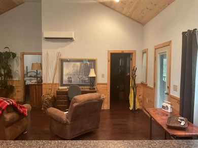 LAKEFRONT CABIN WITH 2 STALL PRIVATE DOCK & approx. 242 feet of - photo 25
