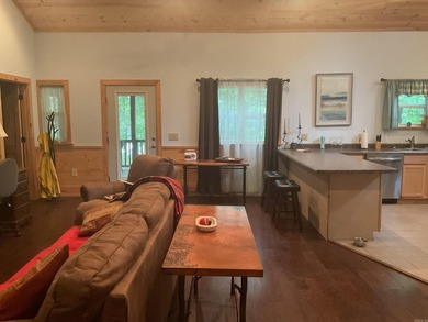 LAKEFRONT CABIN WITH 2 STALL PRIVATE DOCK & approx. 242 feet of - photo 27