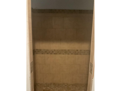 LAKEFRONT CABIN WITH 2 STALL PRIVATE DOCK & approx. 242 feet of - photo 36