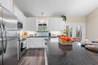 Secluded Haven in Rayburn Country, a pristine gem of new - photo 6