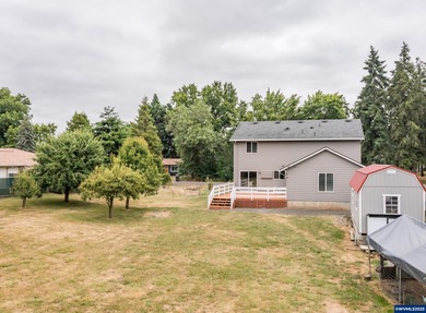 Great dual-living opportunity! Beautiful, move-in-ready 2016