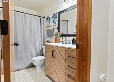 Bright, clean, and move-in ready, this desirable end-unit condo - photo 6