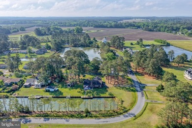 Beautifully maintained 3-bedroom, 2-full bath waterfront brick - photo 8