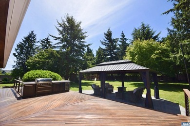 Experience the perfect blend of privacy, luxury, and outdoor - photo 28